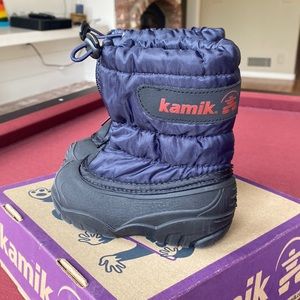 Kamik snowboots, size 6 with box